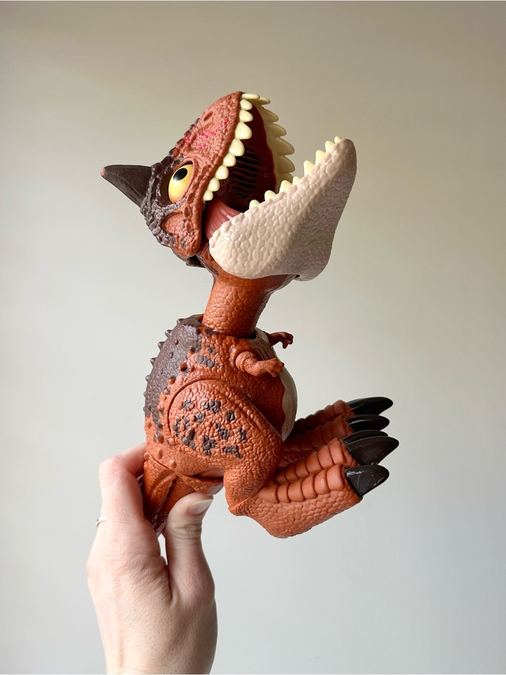 Jurassic World Camp Cretaceous Chompin’ Carnotaurus Toro Dinosaur Action Figure